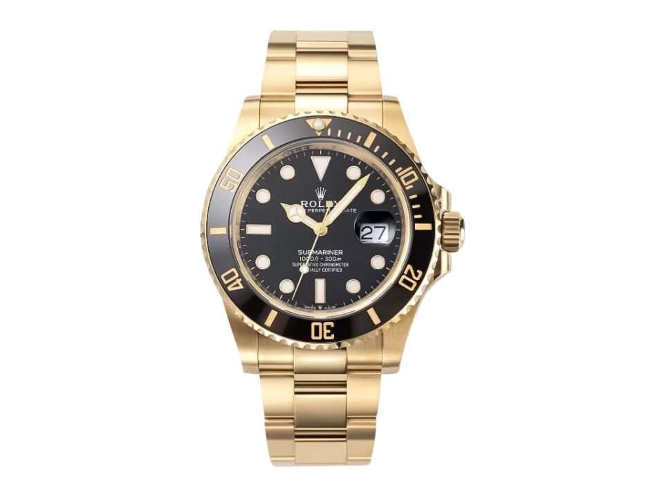 Submariner Date Yellow Gold with Black Dial (40mm) featuring a black bezel, luminous markers, and date display at 3 o’clock.