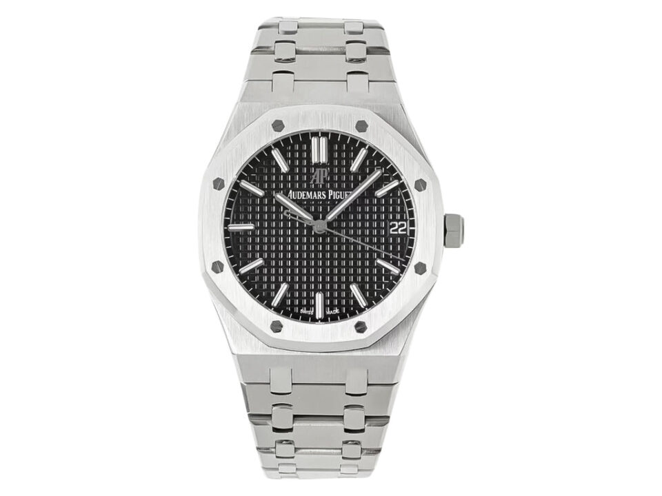 Royal Oak Stainless Steel with Black Dial (41mm) – 15500, featuring a black patterned dial and silver bracelet.