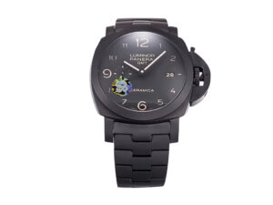 Luminor 1950 3 Days GMT Automatic ‘Tuttonero’ watch with black ceramic case and bracelet, featuring a sleek black dial.