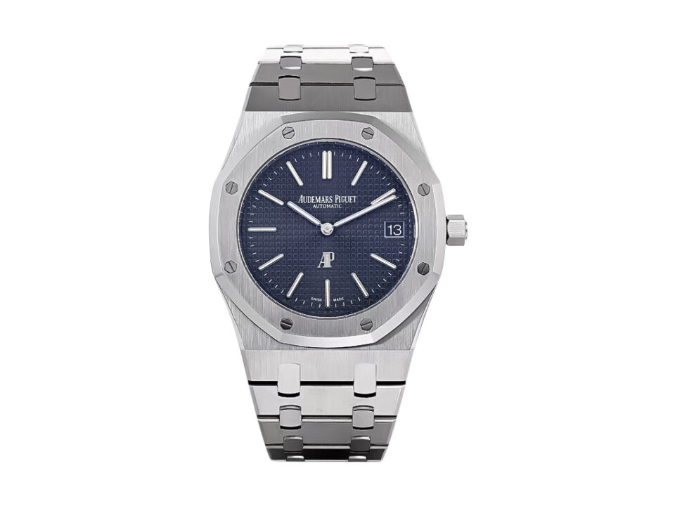 Royal Oak 'Jumbo Extra-Thin' watch in stainless steel, featuring a 39mm case with a blue dial and integrated bracelet.