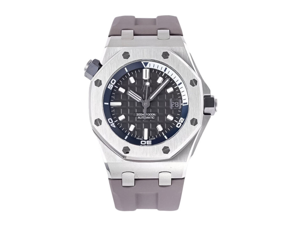 Royal Oak ‘Offshore Diver’ Stainless Steel Watch with Grey Dial, 42mm, featuring a rubber strap and bold markers.