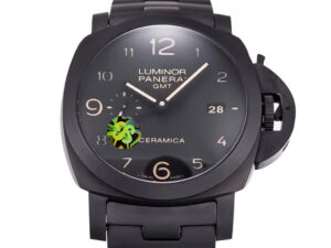 Luminor 1950 3 Days GMT Automatic ‘Tuttonero’ watch with black ceramic case and bracelet, featuring sleek black dial design.