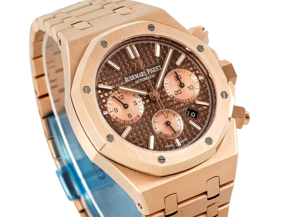 Royal Oak Chronograph Pink Gold with Chocolate Dial (41mm) featuring a luxurious design and precise craftsmanship.