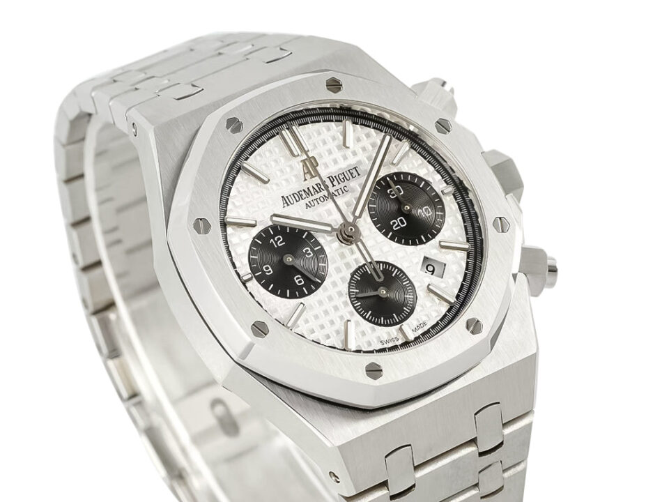 Royal Oak Chronograph Stainless Steel with Silver Dial (41mm), showcasing three black subdials and a brushed metal bracelet.