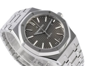 Royal Oak Stainless Steel watch with grey patterned dial, 41mm case size, sleek design, visible date display at 3 o’clock.