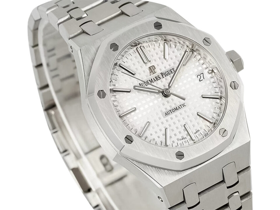 Royal Oak Stainless Steel with Silver Dial (37mm) featuring textured silver face, steel bracelet, date display at 3 o'clock.