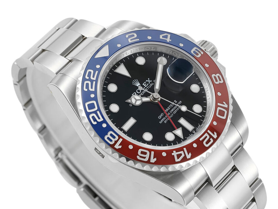 GMT-Master II Stainless Steel 'Pepsi' on Oyster bracelet (40mm) with red and blue bezel and black dial.