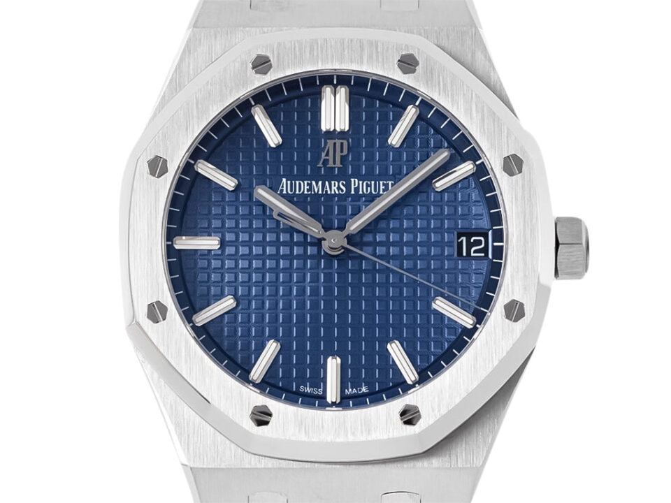 Royal Oak Stainless Steel with Blue Dial (41mm) - 15500, featuring a grid-textured blue face and silver accents.