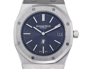 Royal Oak ‘Jumbo Extra-Thin’ Stainless Steel with a 39mm case, blue detailed dial, and date display at 3 o’clock.