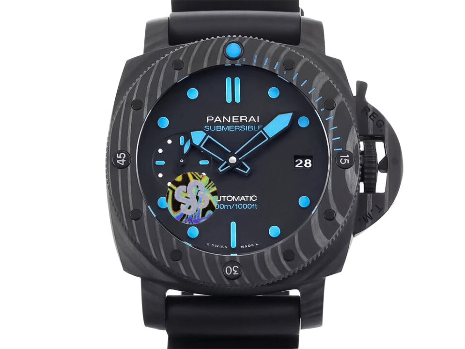 Luminor Submersible 47 3 Days Automatic with forged carbon case and bezel, black dial, and blue accents on a product page.