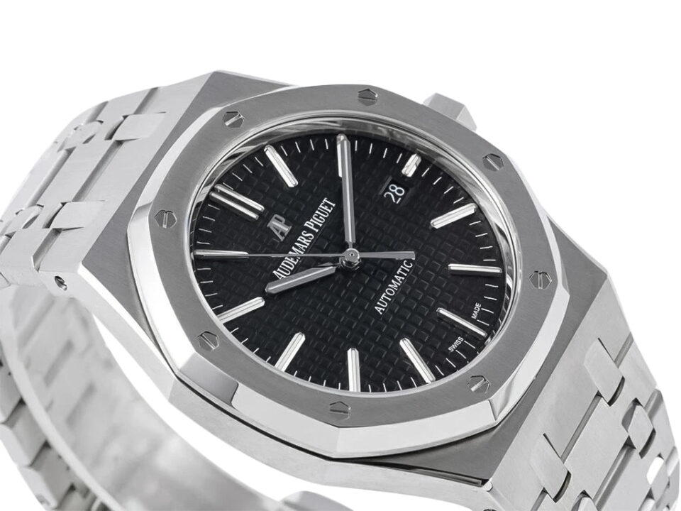 Royal Oak Stainless Steel with Black Dial 41mm (15400), featuring an elegant design, date display, and automatic movement.