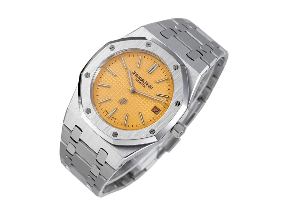 Royal Oak ‘Jumbo Extra-Thin’ 39mm watch in stainless steel with a pink gold-toned dial and integrated bracelet.