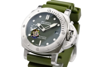 Luminor Submersible 42 3 Days Automatic ‘Verde Militare’ watch with brushed stainless steel case and green strap.