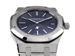 Royal Oak ‘Jumbo Extra-Thin’ Stainless Steel watch with blue dial, 39mm case, and automatic movement displayed front-facing.
