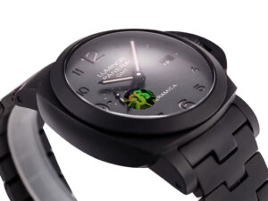 Luminor 1950 3 Days GMT Automatic ‘Tuttonero’ watch with black ceramic case and bracelet, featuring a sleek black dial.