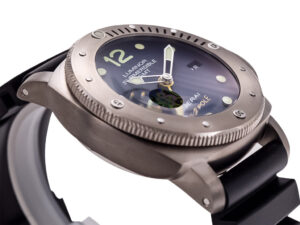 Luminor Submersible 1950 3 Days GMT Automatic Titanio 'Pole 2 Pole' watch with titanium case and black rubber strap.