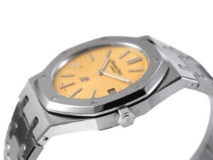 Royal Oak 'Jumbo Extra-Thin' 39mm watch in stainless steel with a pink gold-toned dial and integrated bracelet.