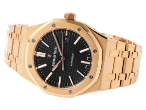 Royal Oak Pink Gold with Black Dial (41mm) – 15400, featuring an octagonal bezel and integrated gold bracelet.