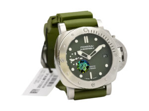 Luminor Submersible 42 3 Days Automatic 'Verde Militare' with brushed stainless steel case and green rubber strap.