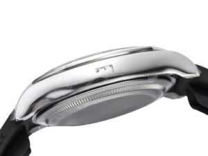 Side view of the Cosmograph Daytona Stainless Steel Oysterflex with Grey Sunburst Dial (2023), showcasing its polished case.