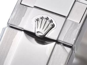 Close-up of the bracelet clasp featuring the engraved logo on the Cosmograph Daytona Platinum with Ice Blue Diamond Dial.
