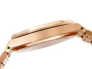 Side view of the Royal Oak Pink Gold with Black Dial (41mm) – 15500, highlighting sleek rose gold case and bracelet design.