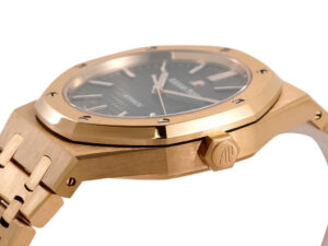 Royal Oak Pink Gold with Black Dial (41mm) – side view highlighting the rose gold case and bracelet with engraved crown.