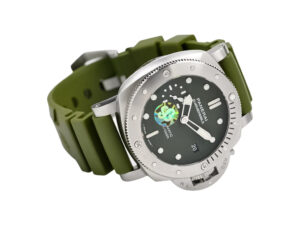 Luminor Submersible 42 Verde Militare watch with brushed stainless steel case and green dial, paired with green rubber strap.