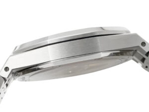 Side profile of the Royal Oak Stainless Steel with Grey Dial (41mm) – 15500, showcasing its sleek case and brushed finish.