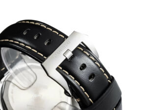 Close-up of the black leather strap and polished stainless steel buckle of the Luminor 44 Logo 3 Days watch (44mm).
