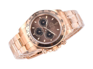 Cosmograph Daytona Rose Gold with Chocolate Dial, featuring an elegant rose gold bracelet and chronograph sub-dials.
