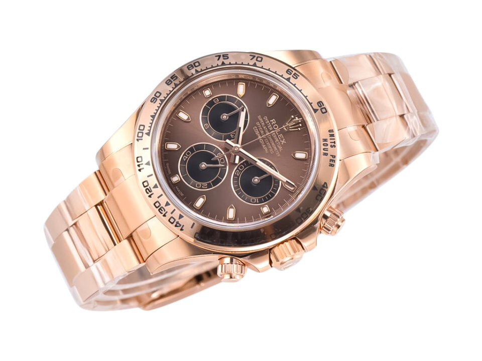 Cosmograph Daytona Rose Gold with Chocolate Dial, featuring an elegant rose gold bracelet and chronograph sub-dials.