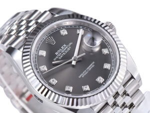 Datejust 41 Stainless Steel on Jubilee with Diamond Rhodium Dial and Fluted Bezel, featuring elegant craftsmanship.
