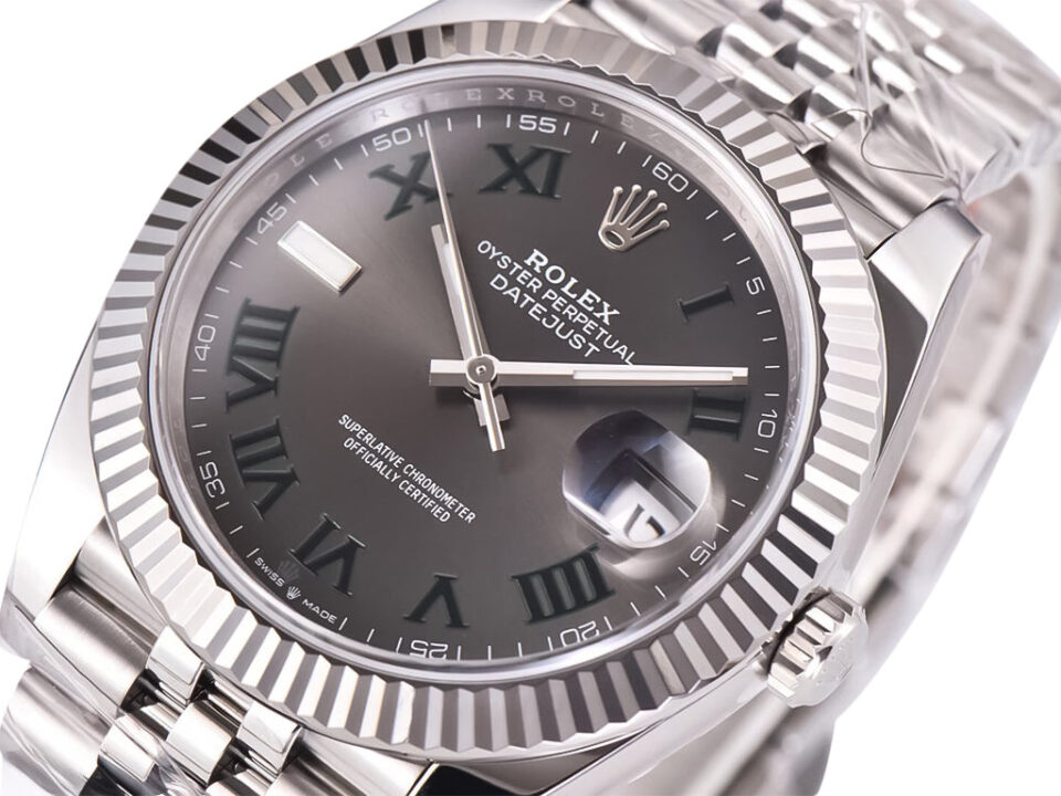 Datejust 41 Stainless Steel ‘Wimbledon’ on Jubilee with Fluted Bezel, featuring a dark dial and Roman numerals.