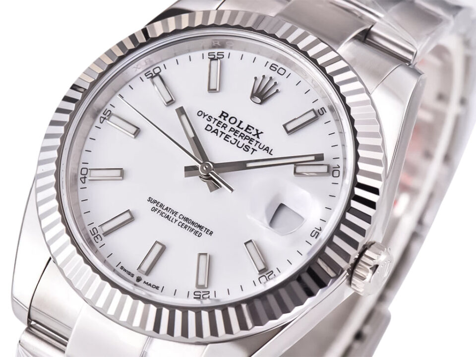 Datejust 41 Stainless Steel on Oyster with white dial, fluted bezel, and date window at 3 o'clock position.