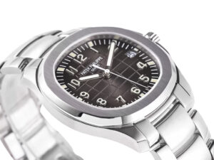 Aquanaut Date Stainless Steel watch with 40mm case, rhodium dial, and luminous hands on a sleek stainless steel bracelet.