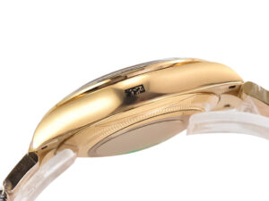 Side view of the Cosmograph Daytona Yellow Gold ‘Paul Newman’ watch showcasing its polished yellow gold case.
