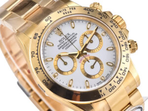 Cosmograph Daytona in yellow gold featuring a white dial, black accents, and an oyster bracelet with a polished finish.