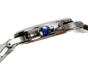 Side view of the Nautilus Stainless Steel with Green Dial (40mm) showing its sleek profile and blue-accented crown.
