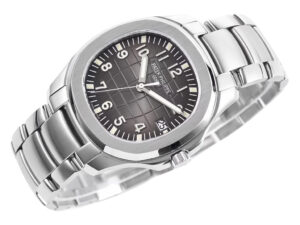 Aquanaut Date Stainless Steel with Rhodium Dial (40mm), featuring a grid-patterned dial and stainless steel bracelet.