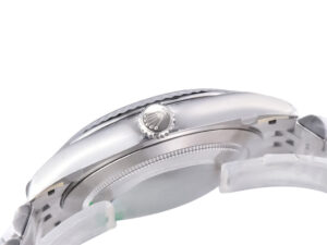 Side profile of Datejust 41 Stainless Steel on Jubilee bracelet, featuring fluted bezel and signature crown detail.