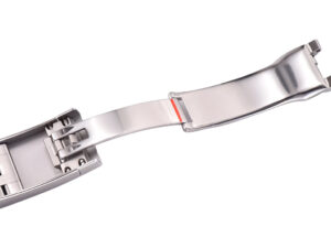 Stainless steel clasp of the Datejust 41 'Wimbledon' on Jubilee bracelet, showcasing its secure and elegant design.