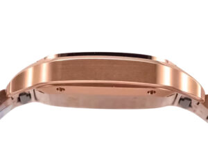 Side view of the Santos Medium Rose Gold watch case, showcasing its sleek rose gold finish and smooth edges.
