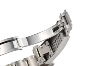 Close-up of the clasp and stainless steel bracelet detailing of the Submariner (No Date) 40mm watch with a black dial.