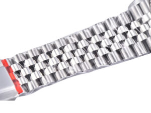 Close-up view of the Jubilee bracelet in stainless steel for Datejust 36 ‘Wimbledon’, showcasing polished links.
