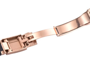 Close-up of the rose gold clasp and Oysterflex bracelet detail of the Cosmograph Daytona Rose Gold with Chocolate Dial.