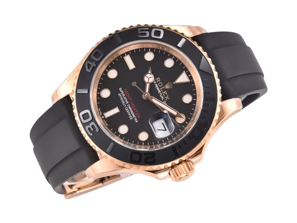 Yacht-Master Rose Gold on Oysterflex with Black Dial (40mm), featuring luminous markers and a black ceramic bezel.