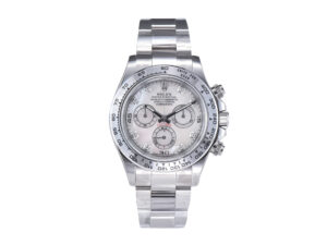 Alt text: Cosmograph Daytona in white gold with a white mother of pearl dial, featuring chronograph sub-dials and an oyster bracelet.