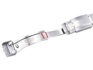 Close-up of the white gold bracelet clasp with polished details for the Cosmograph Daytona White Gold Mother of Pearl Dial watch.