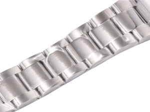 Close-up of the stainless steel bracelet for the Cosmograph Daytona ‘Panda’, showcasing its polished finish and sleek design.
